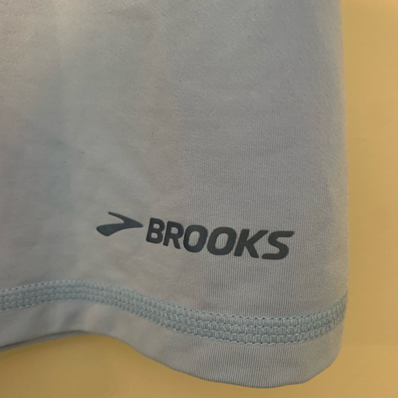 Brooks Pick-Up Tank in Light Blue Size XS - Picture 5 of 5